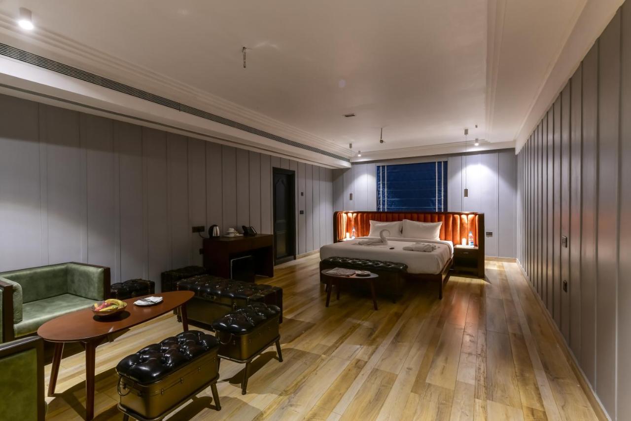 The Downton Hotel Raipur  ภายนอก รูปภาพ