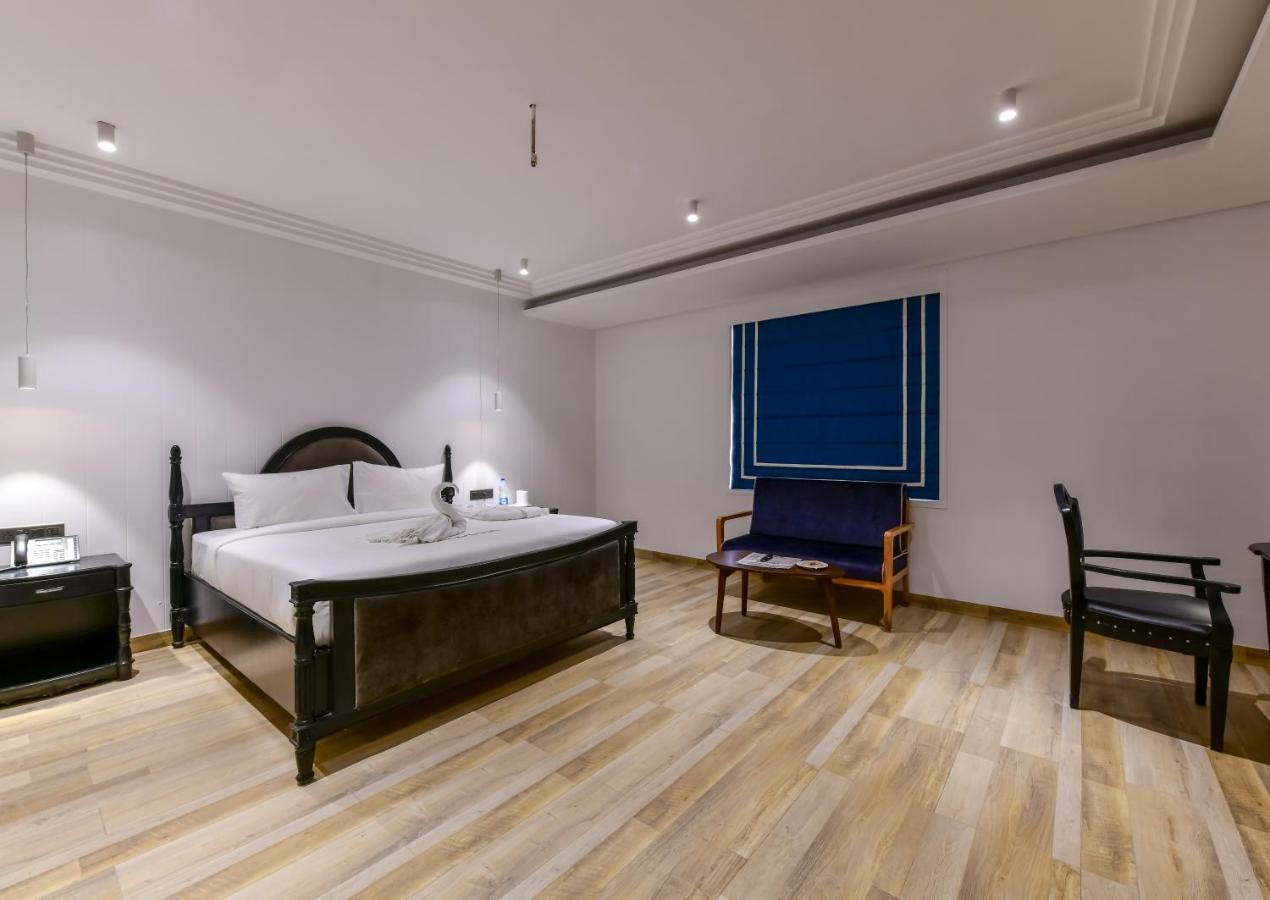 The Downton Hotel Raipur  ภายนอก รูปภาพ