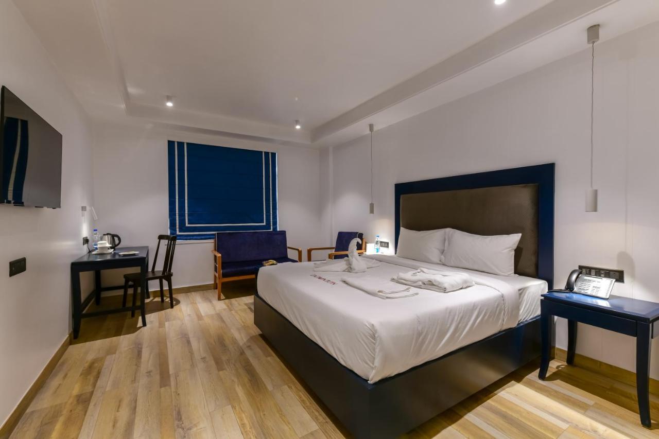 The Downton Hotel Raipur  ภายนอก รูปภาพ